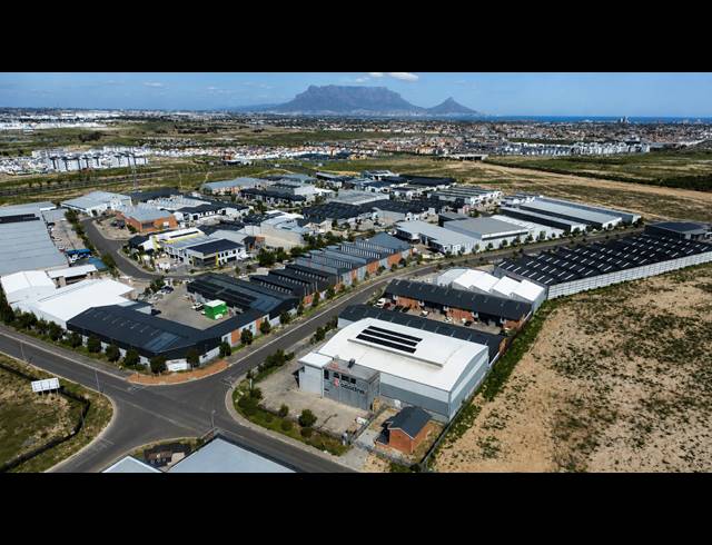 1,590M² WAREHOUSE FOR SALE IN RIVERGATE